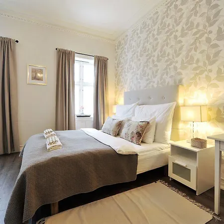 Ellingsens 3*