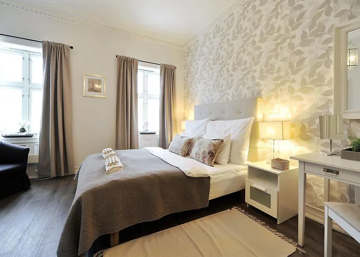 Ellingsens 3*